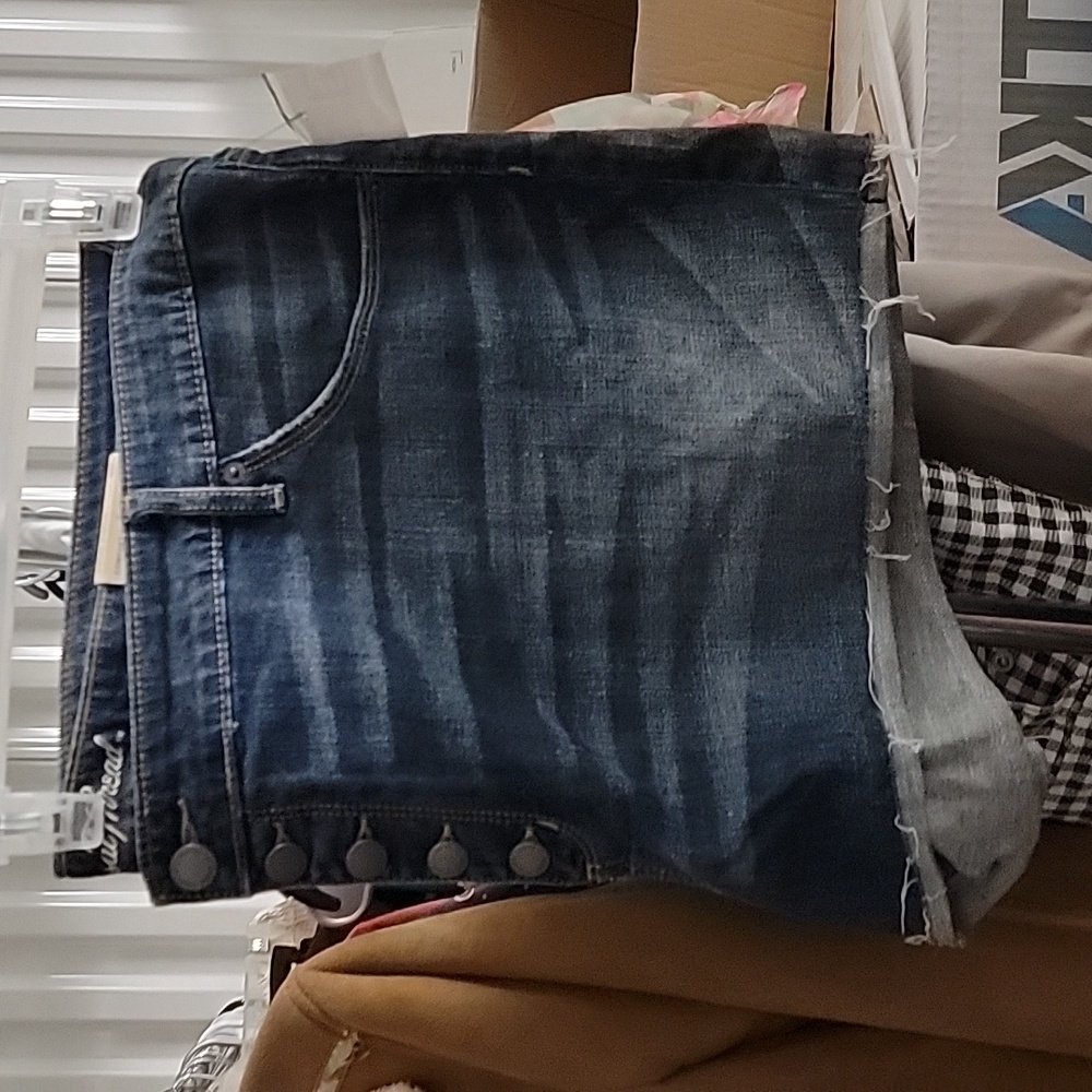 Universal thread Plus size comfort stretch denim Jean shorts shortie NWT